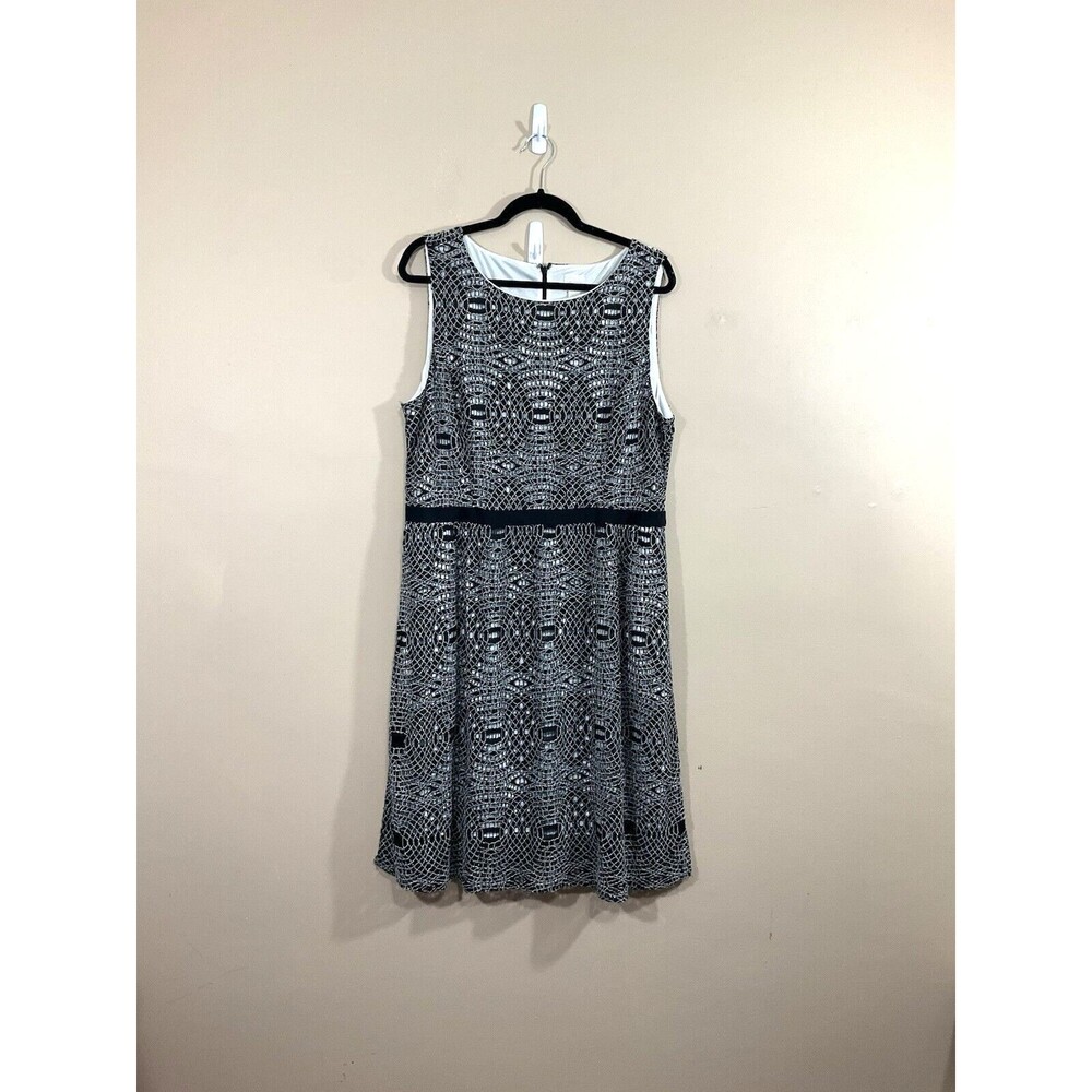 Chico's Black and White Sleeveless Midi Dress